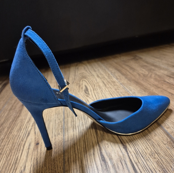 Blue like new Vegan Suede D'orsay heel pump - Picture 3 of 10